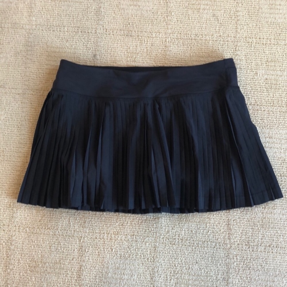 Black Lululemon Pleated Tennis Skirt